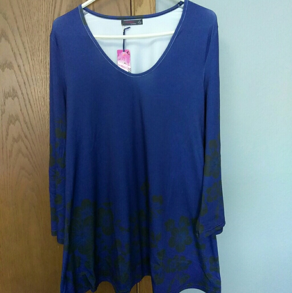 Blue and Black Floral Tunic - Picture 7 of 8